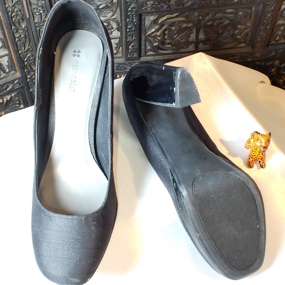 Women's Naturalizer Black Pumps Size 10 - Picture 4 of 8